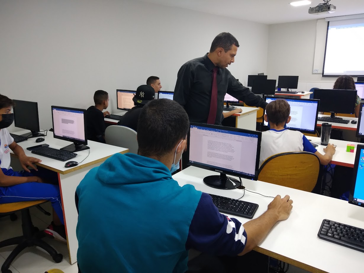 Espaço de aula da Logus TI